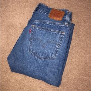 Levis